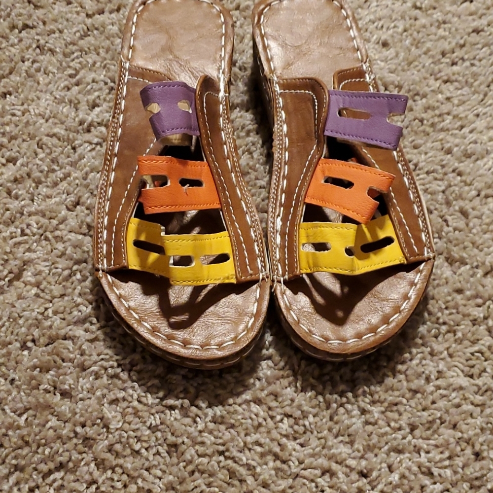 Shoe - Picture 3 of 4